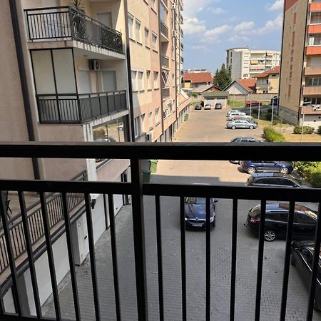 Big Spacious Apartment In Pej Center With Wi-Fi Peje Exterior foto