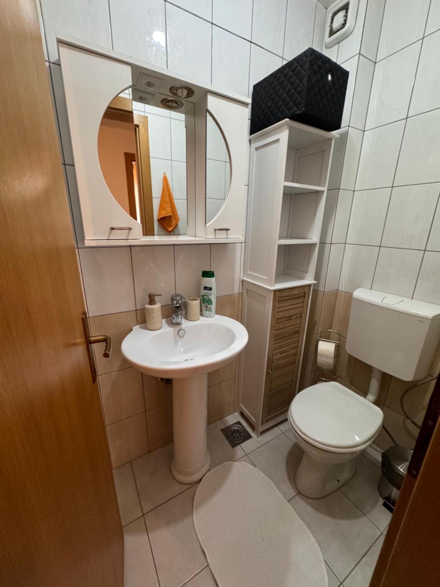 Big Spacious Apartment In Pej Center With Wi-Fi Peje Exterior foto