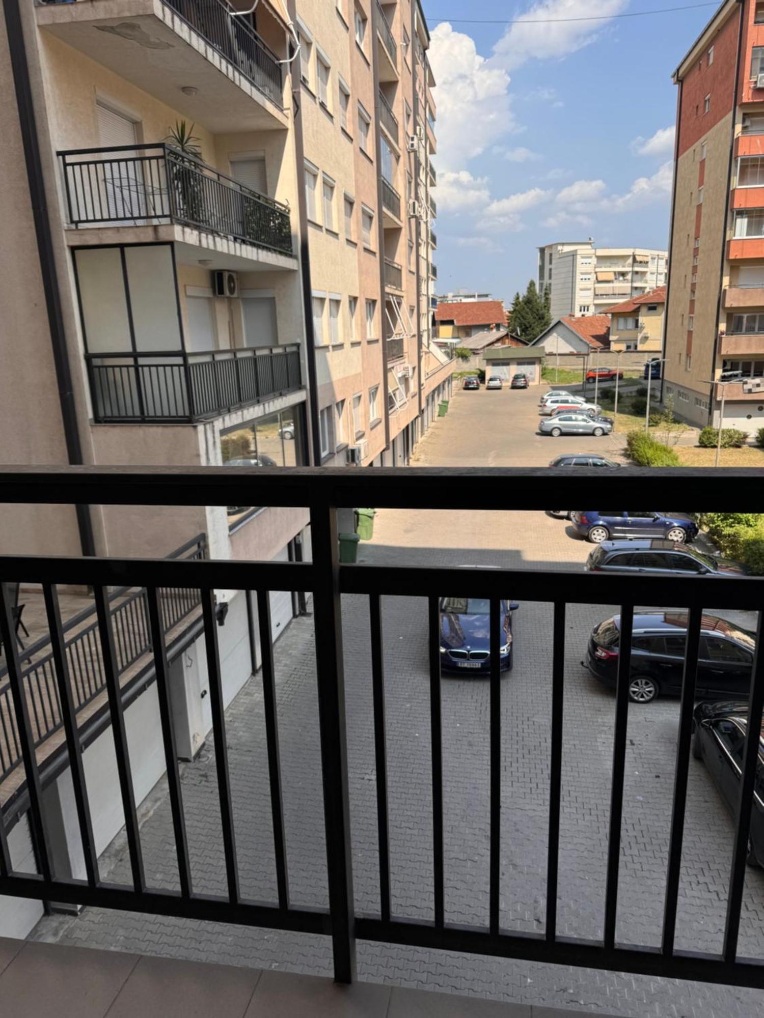 Big Spacious Apartment In Pej Center With Wi-Fi Peje Exterior foto